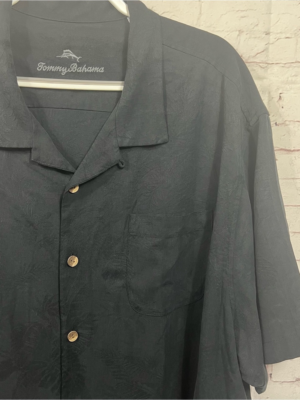 Tommy Bahama 2XL 100% Silk Black On Black Short Sleeve Camp Shirt 2X Button Up